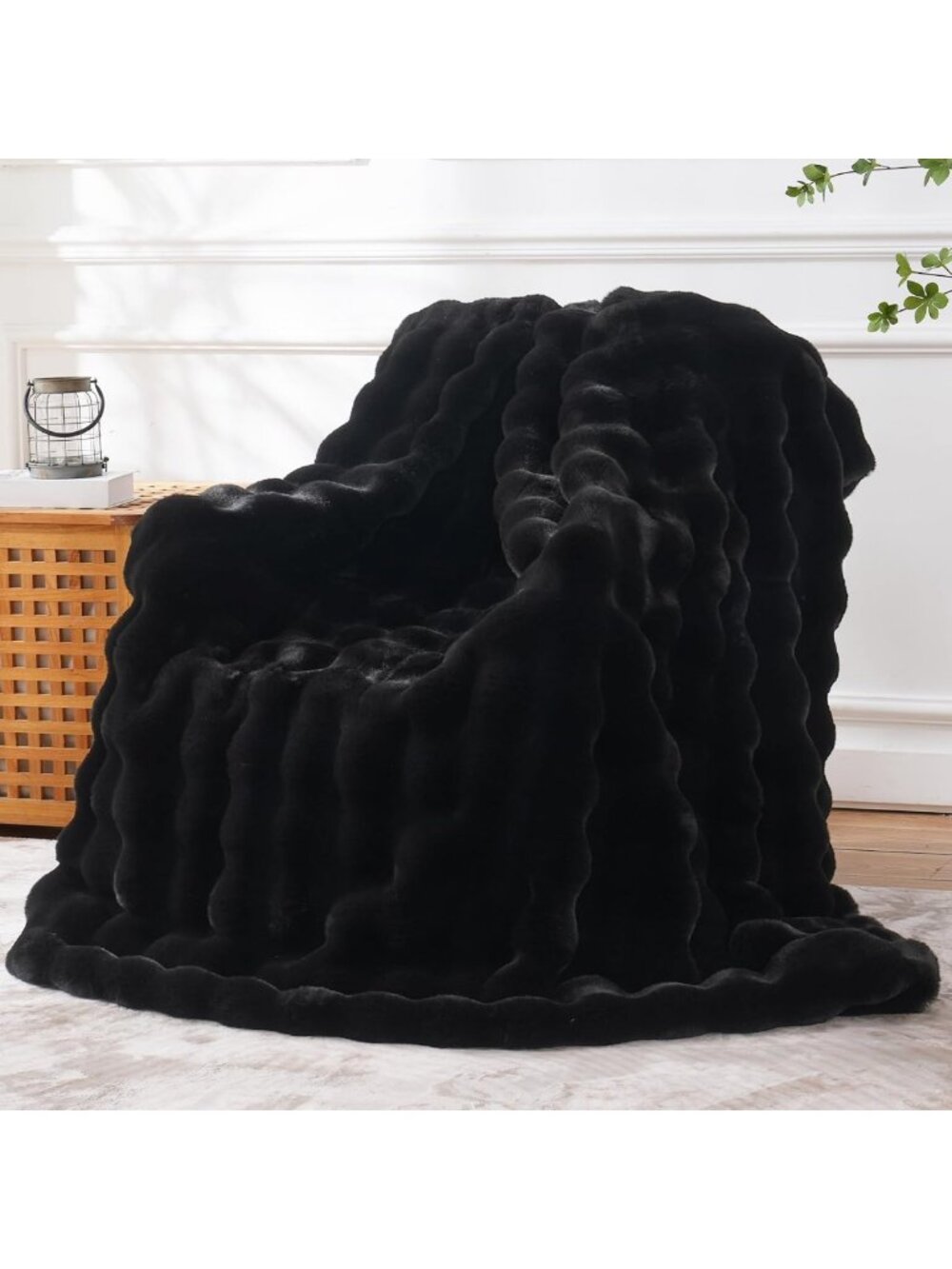 Cozy Faux Fur Throw Blanket - Soft Fluffy Bubble Design for Living Room Decor